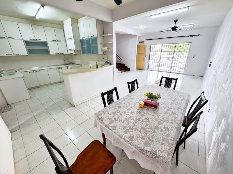 Rumah Teres 2 Tingkat untuk Dijual di Bandar Bukit Mahkota (Bangi) - Herman Sazwan Nor Rahim - Dining Room - PropertyGuru.com.my