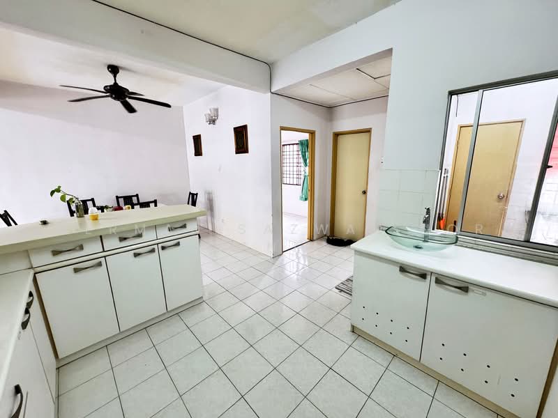 Rumah Teres 2 Tingkat untuk Dijual di Bandar Bukit Mahkota (Bangi) - Herman Sazwan Nor Rahim - Kitchen - PropertyGuru.com.my
