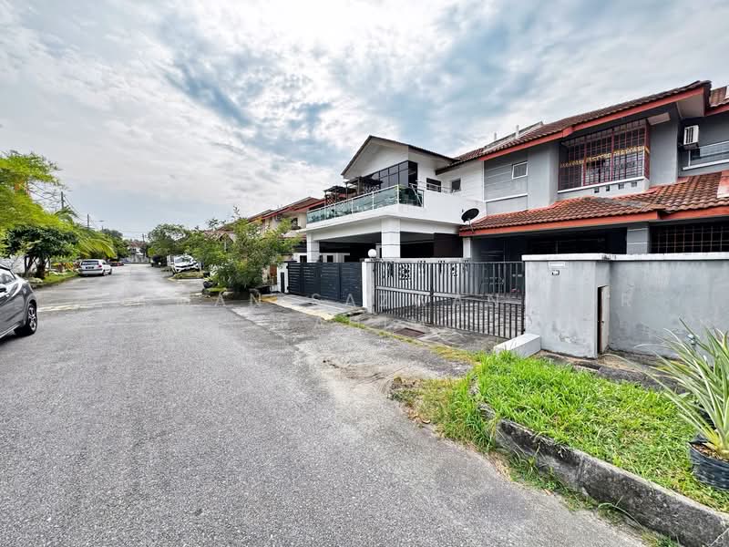 Rumah Teres 2 Tingkat untuk Dijual di Bandar Bukit Mahkota (Bangi) - Herman Sazwan Nor Rahim - Exterior - PropertyGuru.com.my