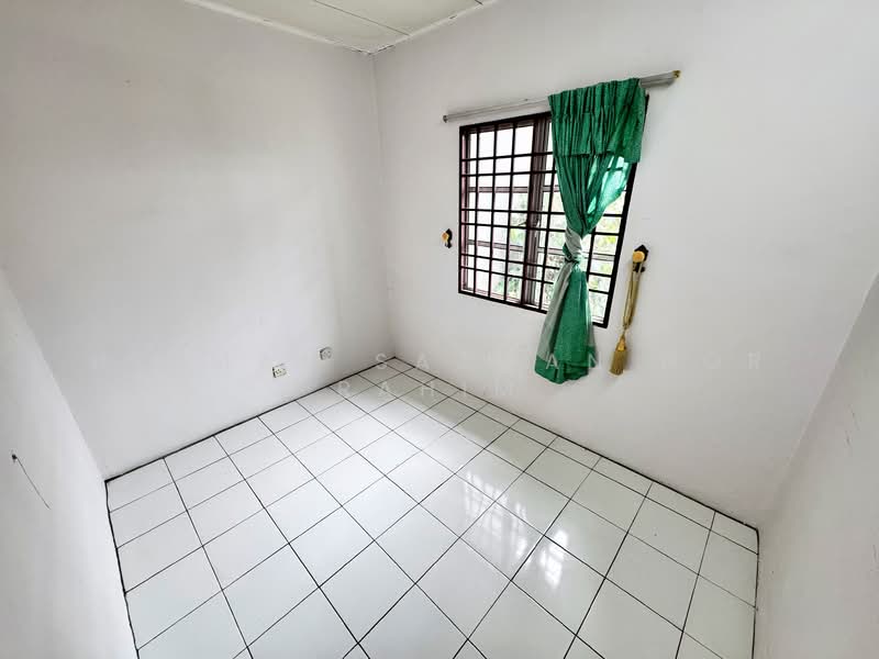 Rumah Teres 2 Tingkat untuk Dijual di Bandar Bukit Mahkota (Bangi) - Herman Sazwan Nor Rahim - Bedroom - PropertyGuru.com.my