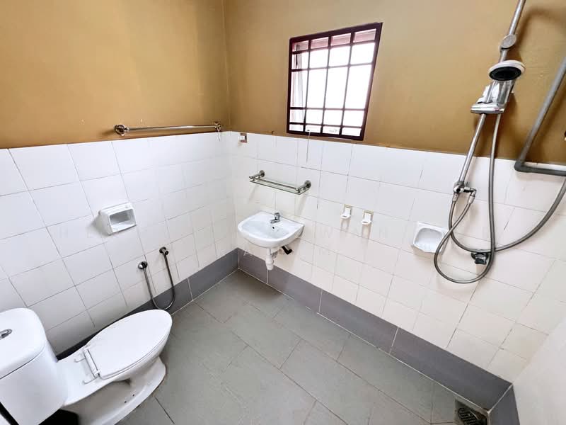 Rumah Teres 2 Tingkat untuk Dijual di Bandar Bukit Mahkota (Bangi) - Herman Sazwan Nor Rahim - Bathroom - PropertyGuru.com.my