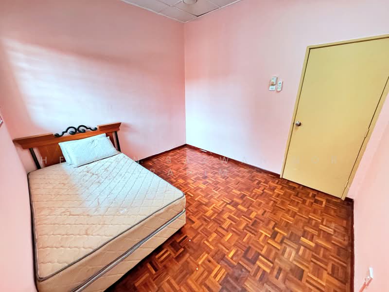 Rumah Teres 2 Tingkat untuk Dijual di Bandar Bukit Mahkota (Bangi) - Herman Sazwan Nor Rahim - Bedroom - PropertyGuru.com.my