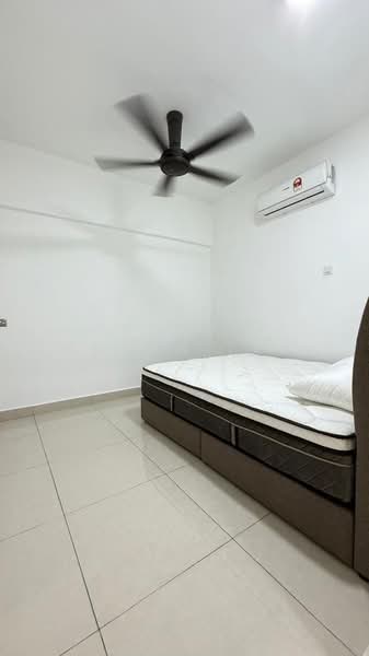 Pangsapuri untuk Disewa di Ixora - Anson Tan - Bedroom - PropertyGuru.com.my