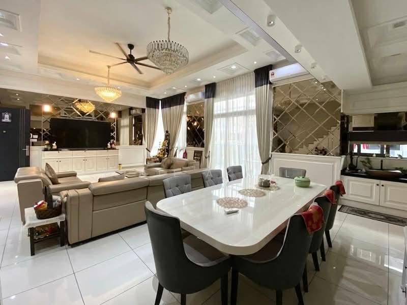 Rumah Berkembar untuk Dijual di Shah Alam (Selangor) - Dinie Akmal - Living Room - PropertyGuru.com.my