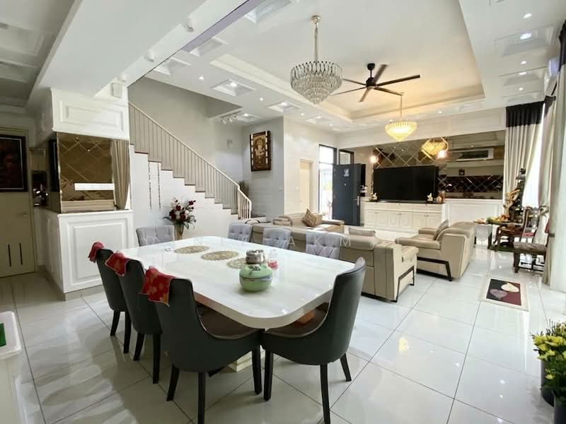 Rumah Berkembar untuk Dijual di Shah Alam (Selangor) - Dinie Akmal - Living Room - PropertyGuru.com.my