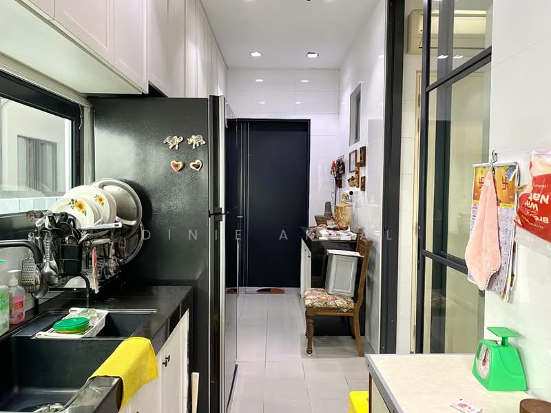 Rumah Berkembar untuk Dijual di Shah Alam (Selangor) - Dinie Akmal - Kitchen - PropertyGuru.com.my