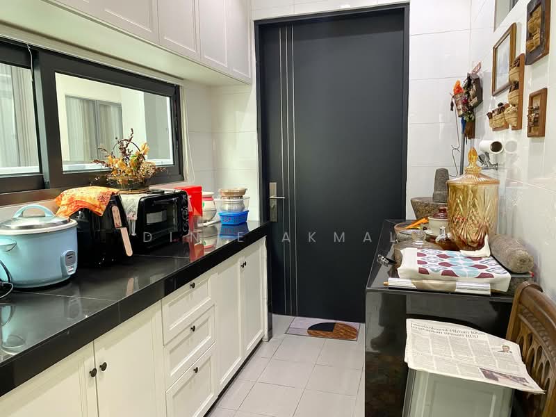 Rumah Berkembar untuk Dijual di Shah Alam (Selangor) - Dinie Akmal - Kitchen - PropertyGuru.com.my