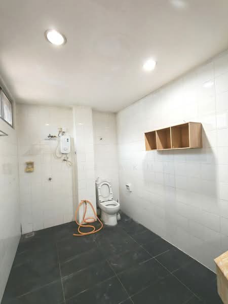Semi-Detached House for Sale in Kuchai Lama (Kuala Lumpur) - Dinie Akmal - Bathroom - PropertyGuru.com.my