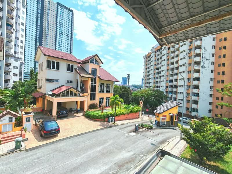 Semi-Detached House for Sale in Kuchai Lama (Kuala Lumpur) - Dinie Akmal - Exterior - PropertyGuru.com.my