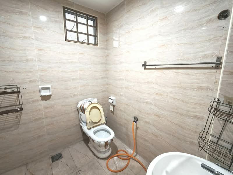 Semi-Detached House for Sale in Kuchai Lama (Kuala Lumpur) - Dinie Akmal - Bathroom - PropertyGuru.com.my