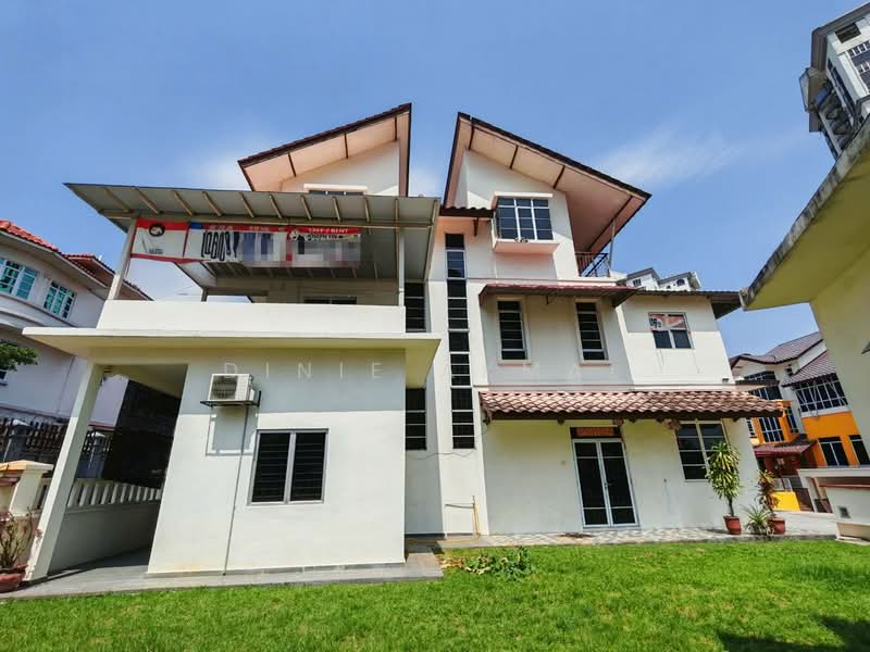 Semi-Detached House for Sale in Kuchai Lama (Kuala Lumpur) - Dinie Akmal - Exterior - PropertyGuru.com.my