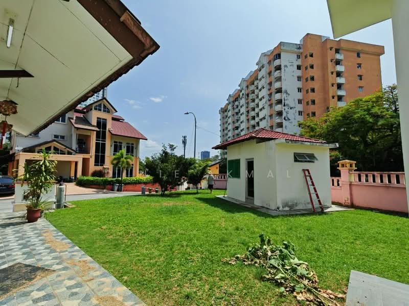 Semi-Detached House for Sale in Kuchai Lama (Kuala Lumpur) - Dinie Akmal - Exterior - PropertyGuru.com.my