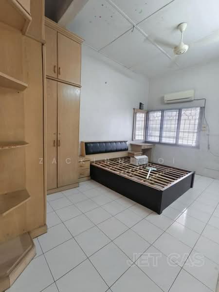 1-storey Terraced House for Sale in Taman Klang Utama (Kapar) - Zackinn Hoi - Bedroom - PropertyGuru.com.my