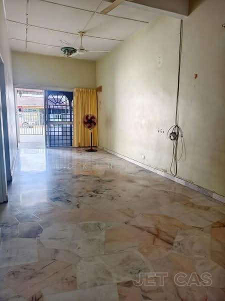 1-storey Terraced House for Sale in Taman Klang Utama (Kapar) - Zackinn Hoi - Living Room - PropertyGuru.com.my