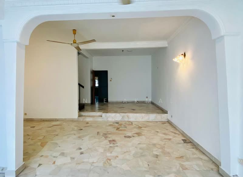 2-storey Terraced House for Sale in Kepong (Kuala Lumpur) - Dinie Akmal - Living Room - PropertyGuru.com.my