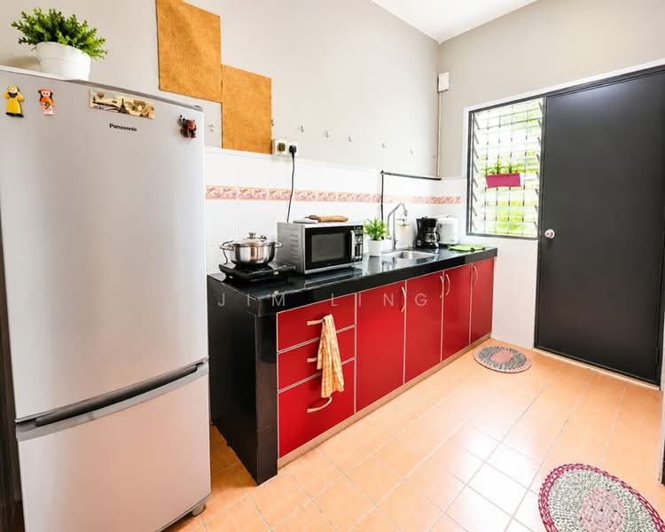 Rumah Teres untuk Dijual di Seksyen 32, Kemuning Green Ville (Shah Alam) - Jim Ling - Kitchen - PropertyGuru.com.my