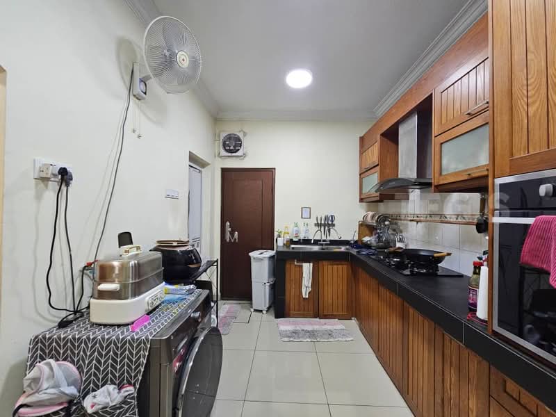 Rumah Teres untuk Dijual di Seksyen 32, Kemuning Green Ville (Shah Alam) - Jim Ling - Kitchen - PropertyGuru.com.my