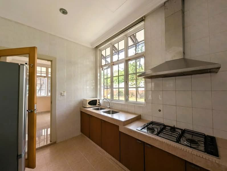 Bungalow for Sale in Perdana Lakeview East (Cyberjaya) - Dinie Akmal - Kitchen - PropertyGuru.com.my