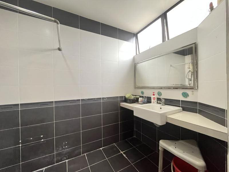 Kondominium untuk Dijual di 1 Bukit Utama - Lois Tan - Bathroom - PropertyGuru.com.my