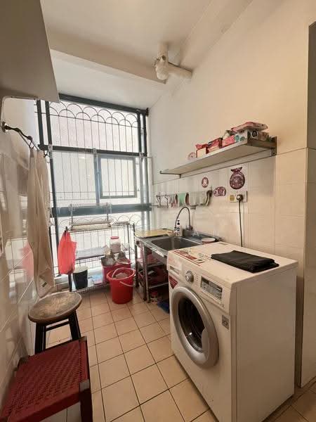 Kondominium untuk Dijual di 1 Bukit Utama - Lois Tan - Kitchen - PropertyGuru.com.my