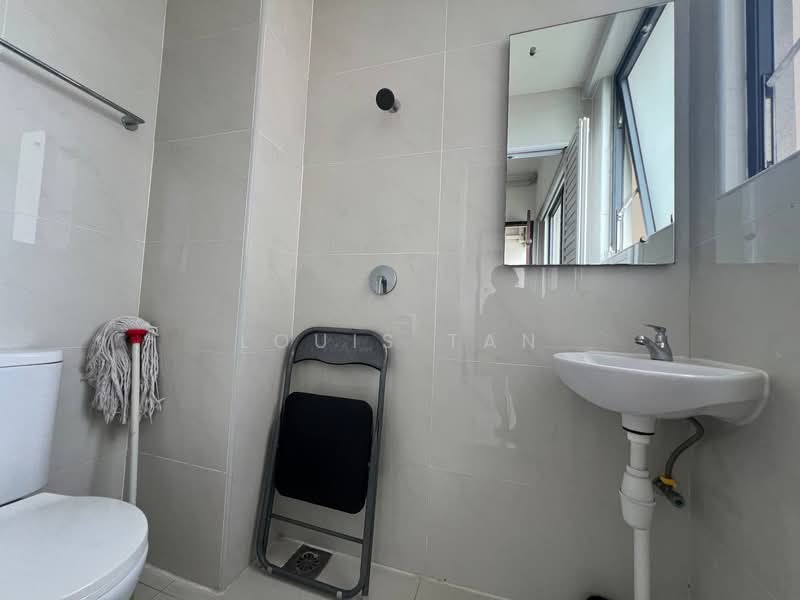 Condominium for Rent at Royal Strand @ Country Garden Danga Bay - Louis Tan - Bathroom - PropertyGuru.com.my