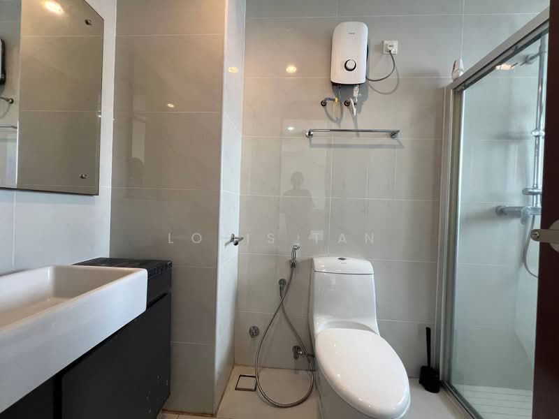Condominium for Rent at Royal Strand @ Country Garden Danga Bay - Louis Tan - Bathroom - PropertyGuru.com.my