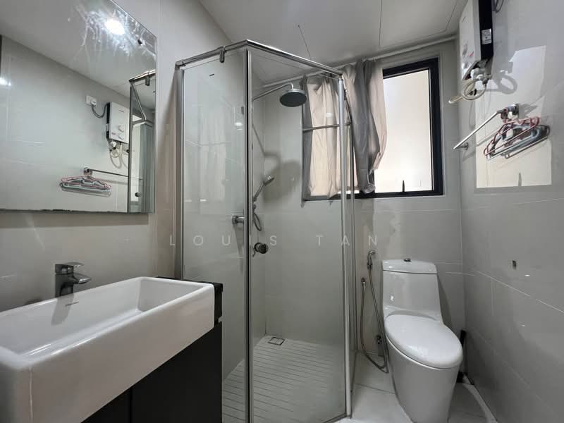 Condominium for Rent at Royal Strand @ Country Garden Danga Bay - Louis Tan - Bathroom - PropertyGuru.com.my