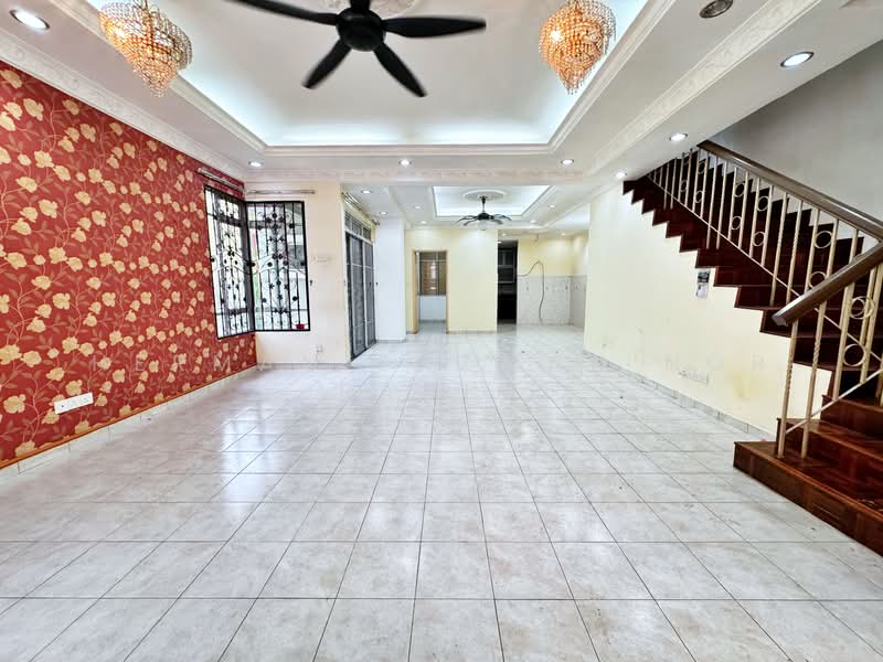 Rumah Kluster untuk Dijual di Bandar Seri Putra (Bangi) - Herman Sazwan Nor Rahim - Living Room - PropertyGuru.com.my