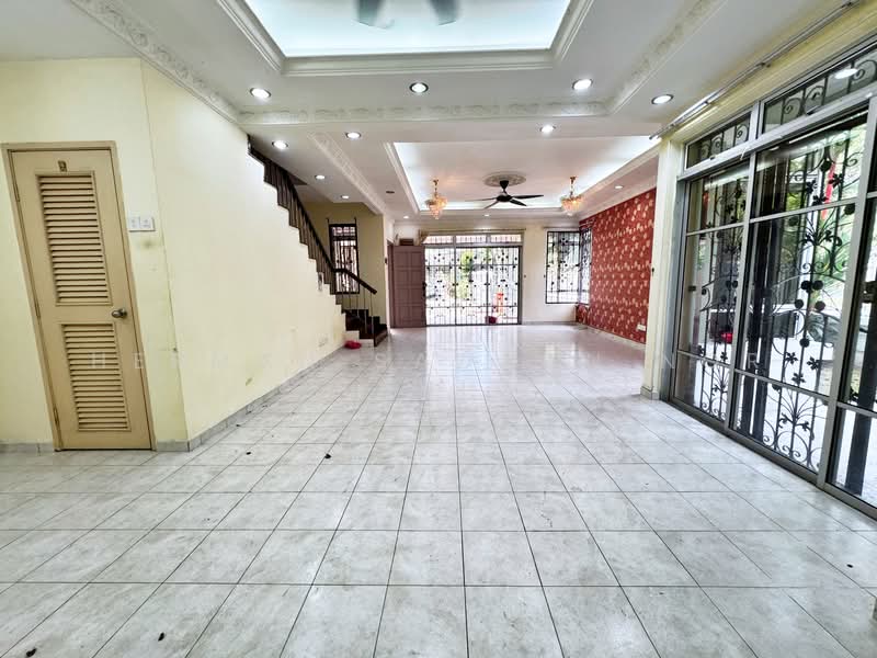 Rumah Kluster untuk Dijual di Bandar Seri Putra (Bangi) - Herman Sazwan Nor Rahim - Living Room - PropertyGuru.com.my