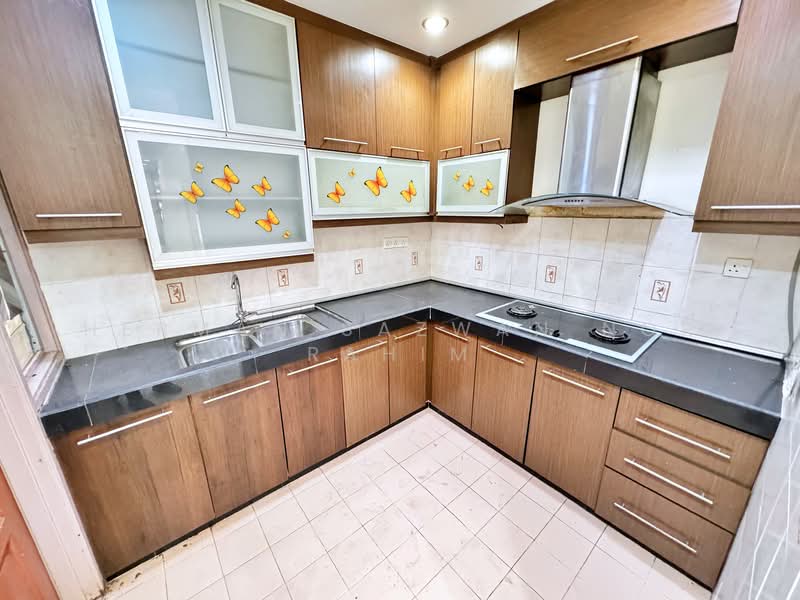 Rumah Kluster untuk Dijual di Bandar Seri Putra (Bangi) - Herman Sazwan Nor Rahim - Kitchen - PropertyGuru.com.my