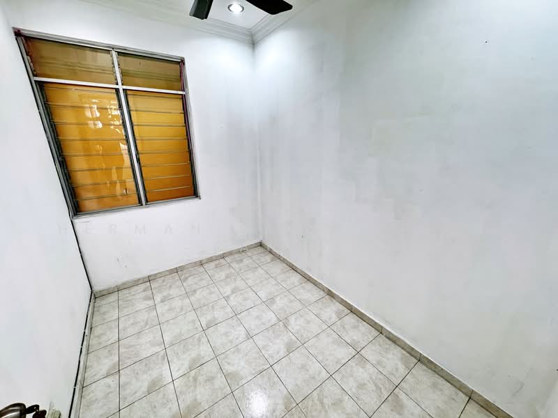 Rumah Kluster untuk Dijual di Bandar Seri Putra (Bangi) - Herman Sazwan Nor Rahim - Bedroom - PropertyGuru.com.my