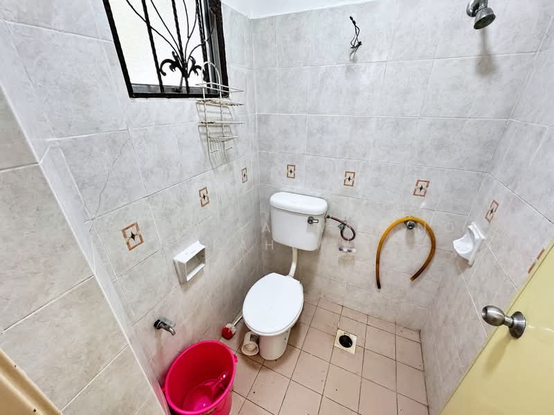 Rumah Kluster untuk Dijual di Bandar Seri Putra (Bangi) - Herman Sazwan Nor Rahim - Bathroom - PropertyGuru.com.my