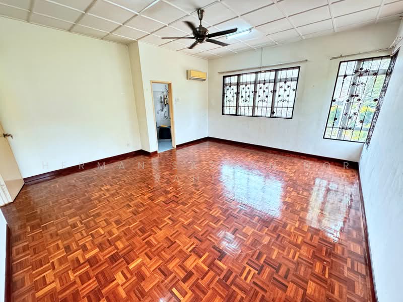 Rumah Kluster untuk Dijual di Bandar Seri Putra (Bangi) - Herman Sazwan Nor Rahim - Bedroom - PropertyGuru.com.my