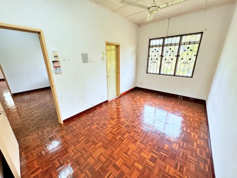 Rumah Kluster untuk Dijual di Bandar Seri Putra (Bangi) - Herman Sazwan Nor Rahim - Bedroom - PropertyGuru.com.my
