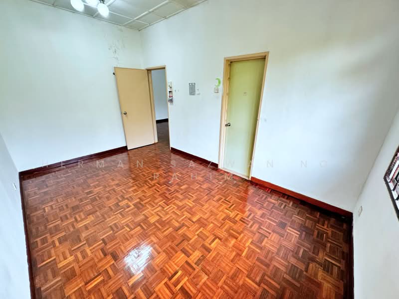Rumah Kluster untuk Dijual di Bandar Seri Putra (Bangi) - Herman Sazwan Nor Rahim - Bedroom - PropertyGuru.com.my