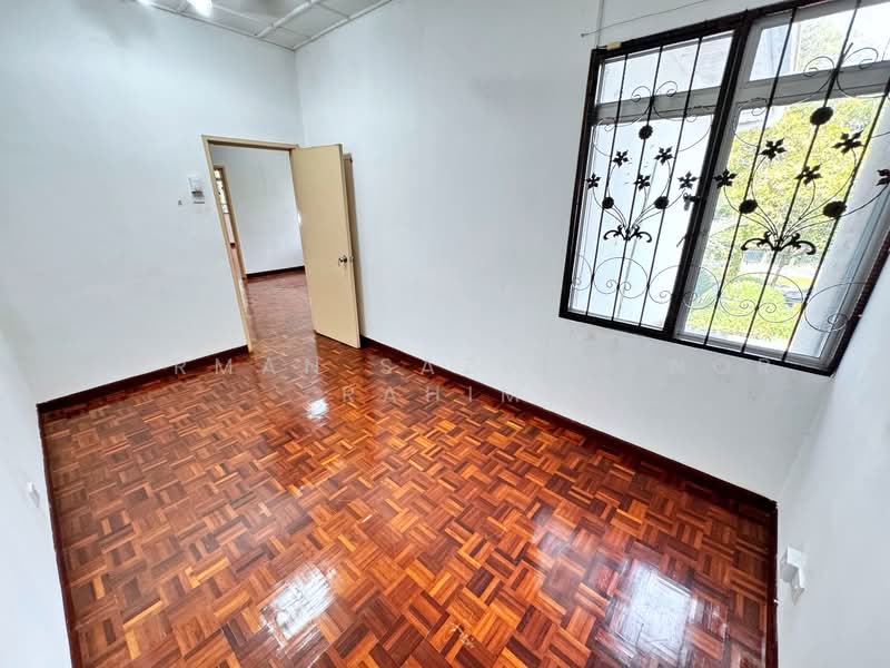 Rumah Kluster untuk Dijual di Bandar Seri Putra (Bangi) - Herman Sazwan Nor Rahim - Bedroom - PropertyGuru.com.my