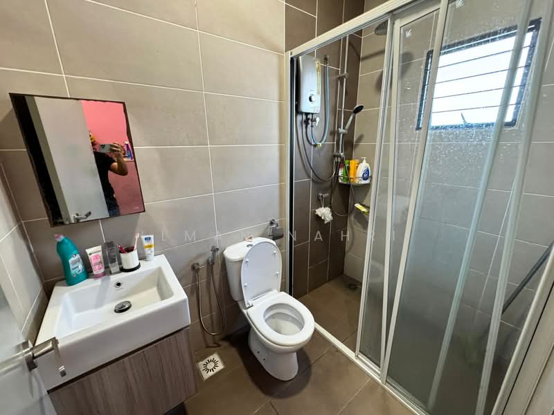 Rumah Teres 2 Tingkat untuk Dijual di Sepang (Selangor) - Ilman Nahri - Bathroom - PropertyGuru.com.my