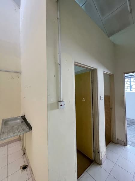 1-storey Terraced House for Sale in Tongkang Pechah (Batu Pahat) - Norlela . - Interior - PropertyGuru.com.my