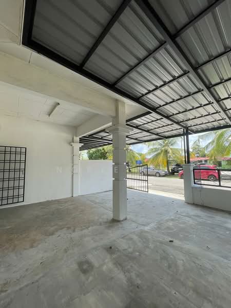 1-storey Terraced House for Sale in Tongkang Pechah (Batu Pahat) - Norlela . - Exterior - PropertyGuru.com.my