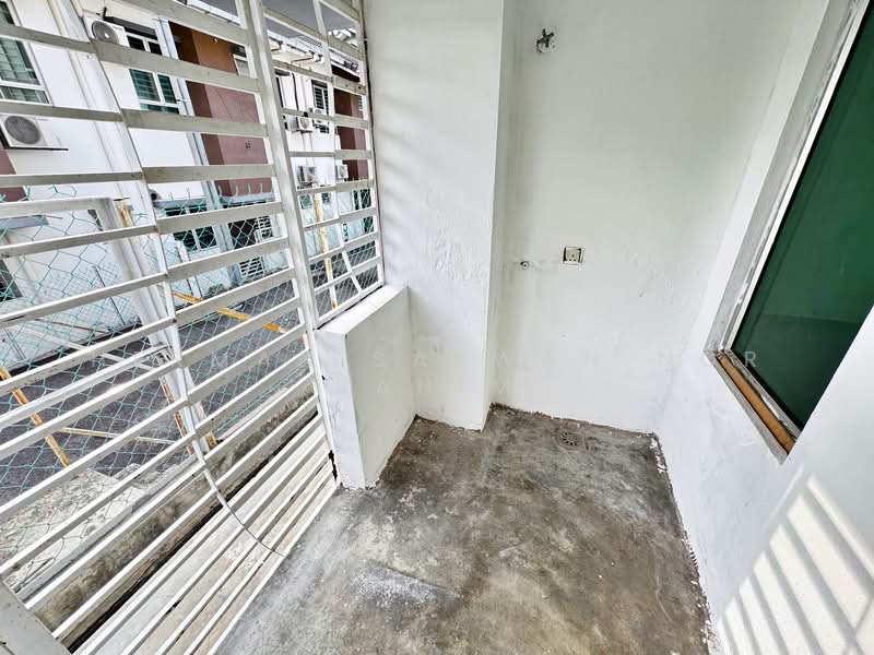 2-storey Terraced House for Sale in Nilai Impian (Nilai) - Herman Sazwan Nor Rahim - Yard - PropertyGuru.com.my