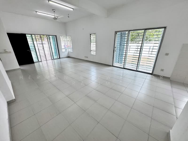 2-storey Terraced House for Sale in Nilai Impian (Nilai) - Herman Sazwan Nor Rahim - Living Room - PropertyGuru.com.my