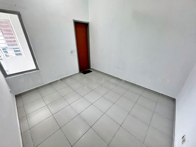 2-storey Terraced House for Sale in Nilai Impian (Nilai) - Herman Sazwan Nor Rahim - Bedroom - PropertyGuru.com.my