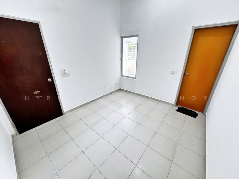 2-storey Terraced House for Sale in Nilai Impian (Nilai) - Herman Sazwan Nor Rahim - Bedroom - PropertyGuru.com.my