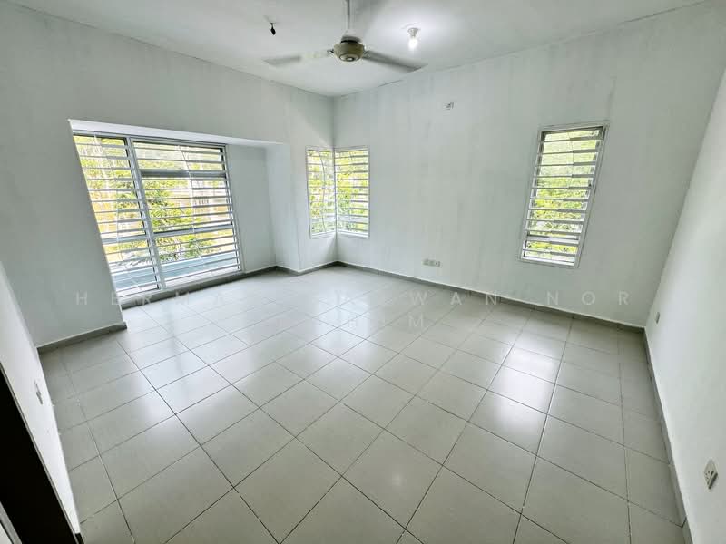 2-storey Terraced House for Sale in Nilai Impian (Nilai) - Herman Sazwan Nor Rahim - Bedroom - PropertyGuru.com.my
