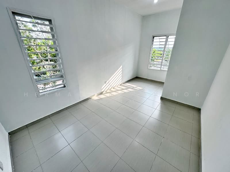 2-storey Terraced House for Sale in Nilai Impian (Nilai) - Herman Sazwan Nor Rahim - Bedroom - PropertyGuru.com.my