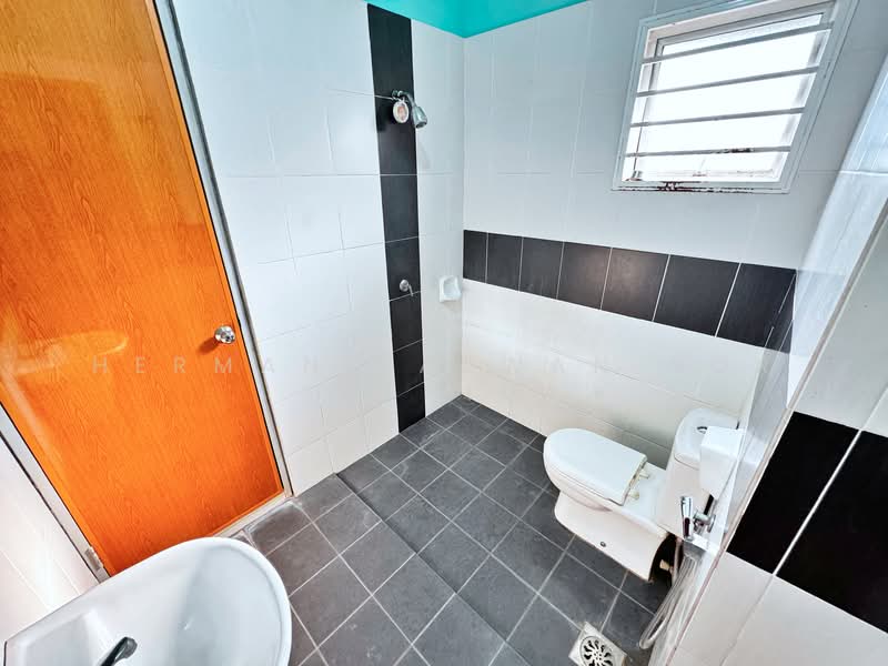 2-storey Terraced House for Sale in Nilai Impian (Nilai) - Herman Sazwan Nor Rahim - Bathroom - PropertyGuru.com.my