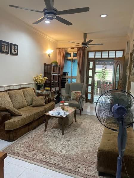 1-storey Terraced House for Sale in Ampang (Selangor) - Azmi . - Living Room - PropertyGuru.com.my