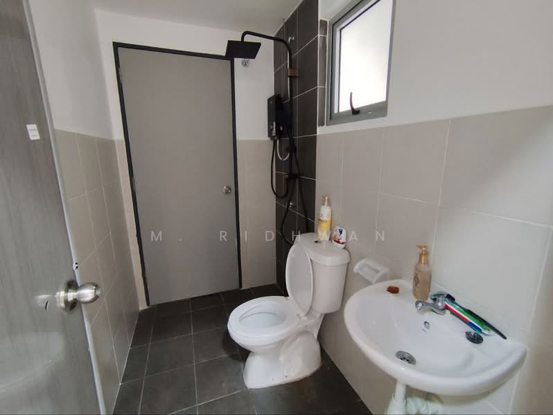 Terraced House for Rent in Sepang (Selangor) - M. Ridhwan - Bathroom - PropertyGuru.com.my