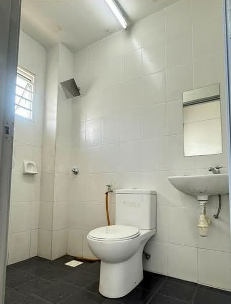 Rumah Teres 2 Tingkat untuk Disewa di Bandar Seri Coalfields (Ijok) - Jenson Low - Bathroom - PropertyGuru.com.my