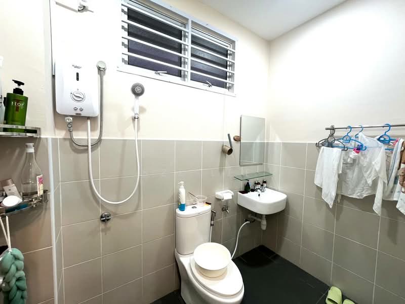 Rumah Teres 2 Tingkat untuk Dijual di Taman Bestari Perdana (Pasir Gudang) - Sze Lee - Bathroom - PropertyGuru.com.my
